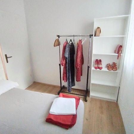 Modern Apartment With 3 Bedrooms Makarska Exterior photo