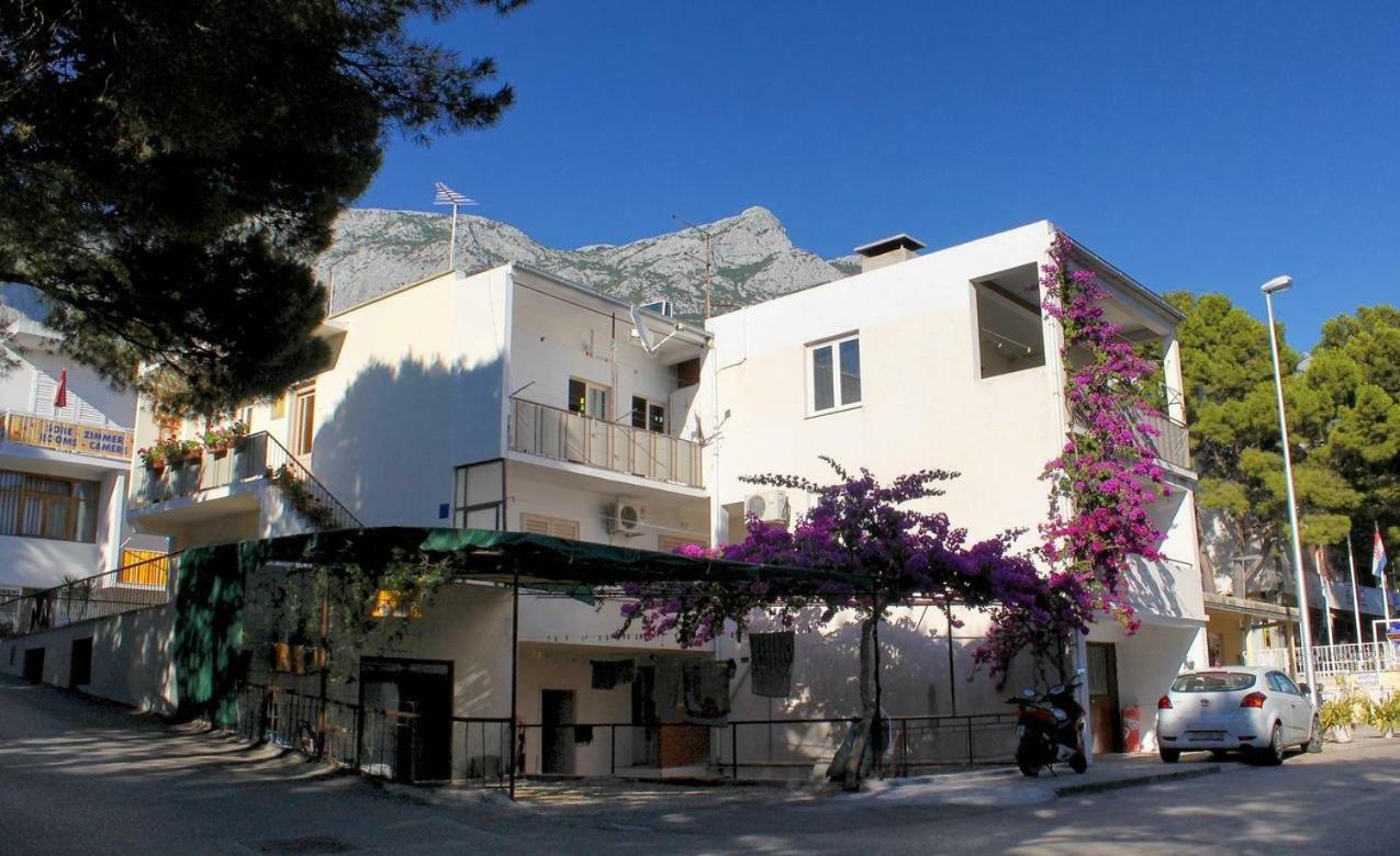 Modern Apartment With 3 Bedrooms Makarska Exterior photo